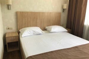 Отель Druzhba Hotel. Семейный двухместный  4