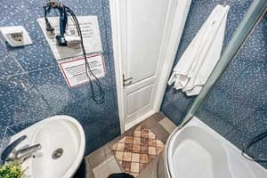 В центре Киева по ул.Саксаганского 14